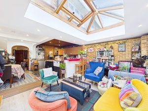 Photo 8- click for photo gallery